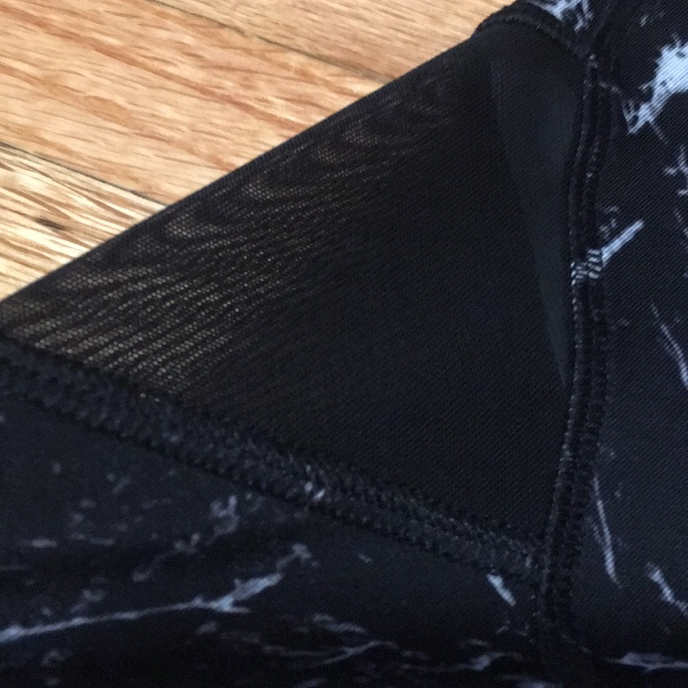 Gottex Exercise Capris With Netting + Pocket - image 2